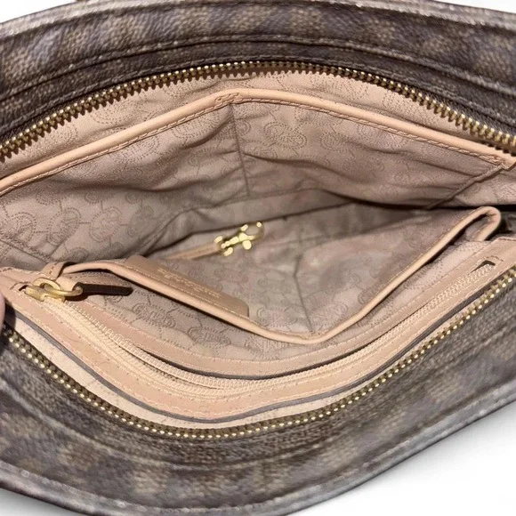 Michael Kors crossbody bag with adjustable strap - Picture 3 of 5